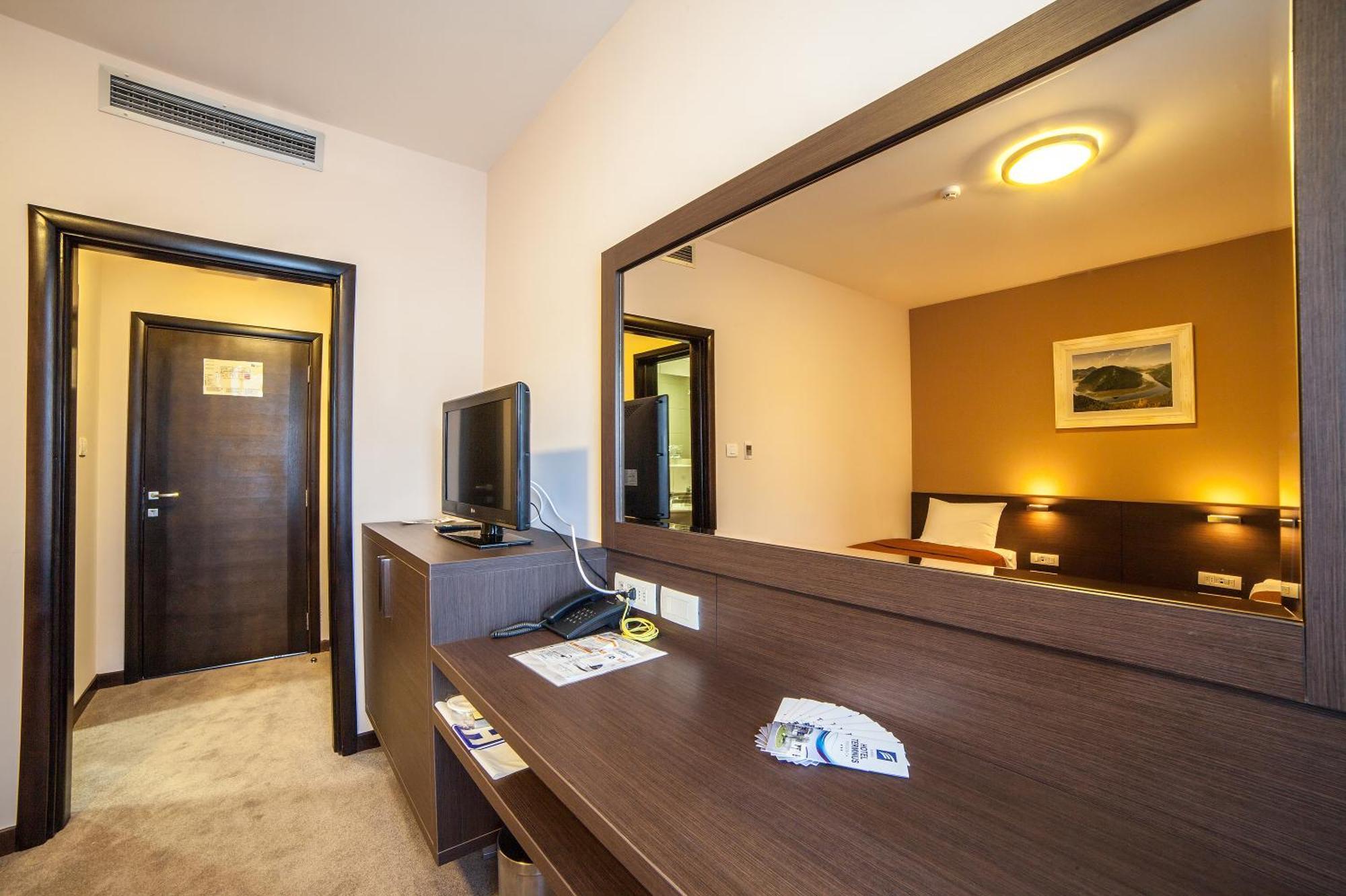 Hotel Terminus Podgorica Habitación foto
