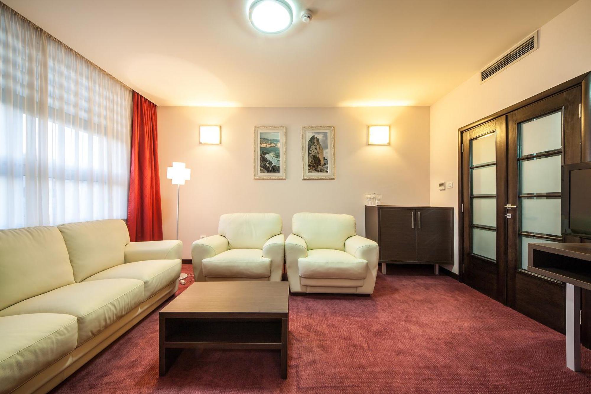 Hotel Terminus Podgorica Habitación foto