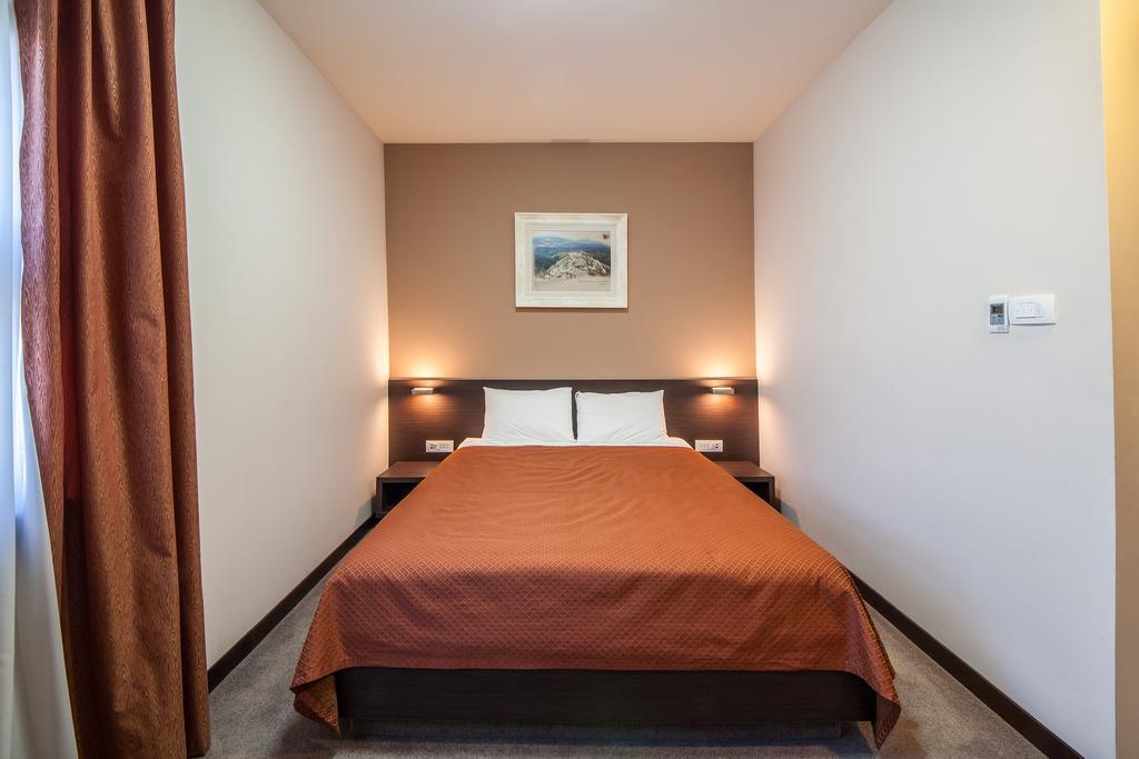 Hotel Terminus Podgorica Habitación foto