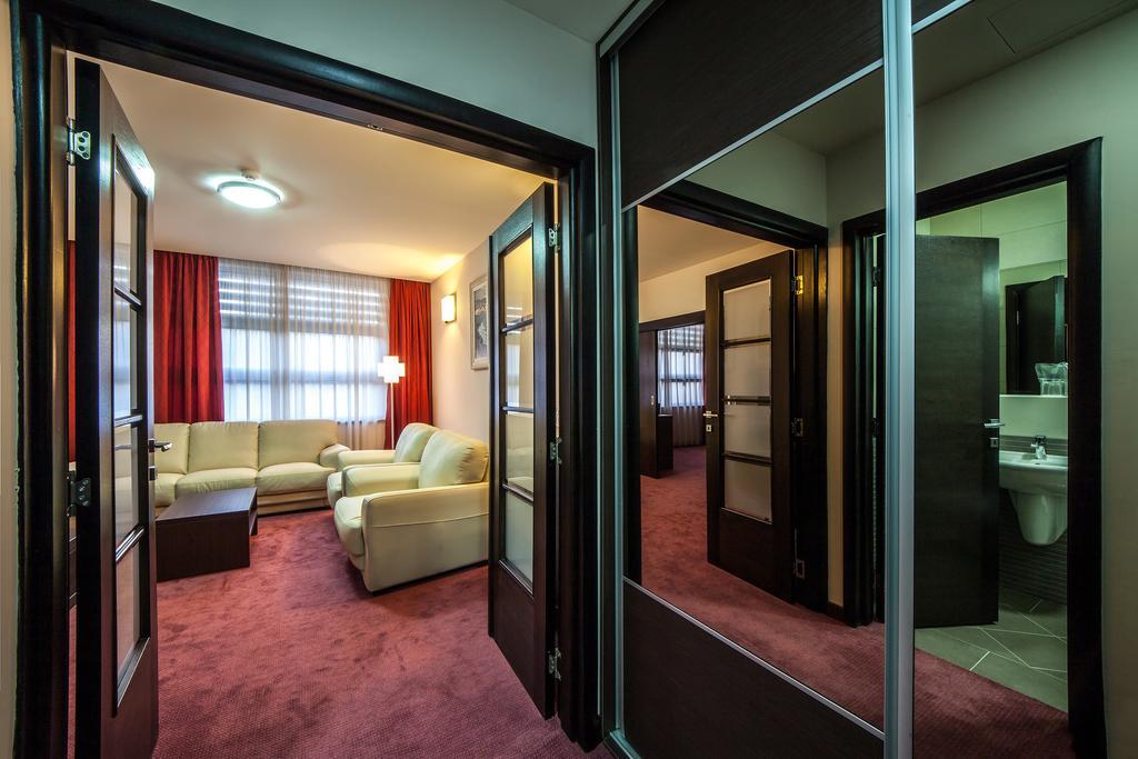 Hotel Terminus Podgorica Habitación foto